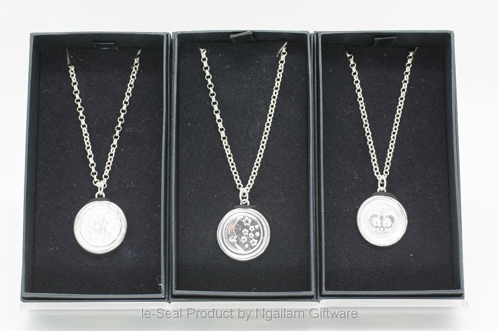 11-013-11 + Seal Pendant 11-007-11-R, Moon Night, Crown (925 SILVER).JPG